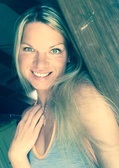 Lenka (48)